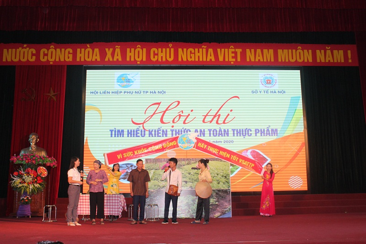 Hội Liên hiệp Phụ nữ quận Tây Hồ giành giải Nhất cuộc thi về An toàn thực phẩm - 1