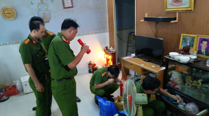 Vận chuyển lậu 51kg vàng ở An Giang: Đồng loạt khám xét 15 địa điểm - 1