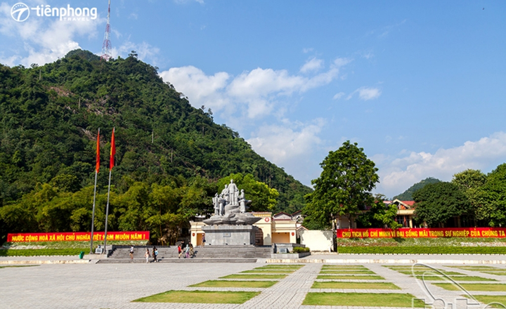 Bộ Xây dựng và Hà Giang ký kết hợp tác quy hoạch phát triển nông thôn và đô thị - 5