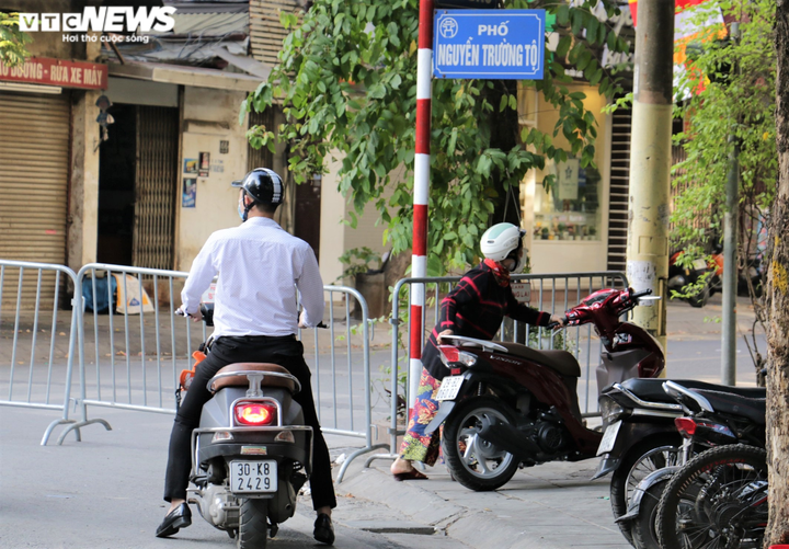 Khu vực phát hiện quả bom lớn ở Hà Nội được bảo vệ thế nào? - 3