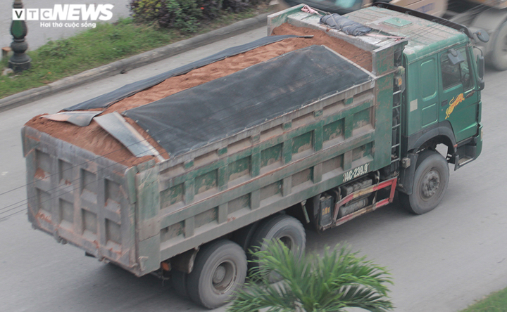 Đoàn xe cơi nới thành thùng, dàn hàng trên quốc lộ khiến dân Quảng Ninh kinh hãi - 7