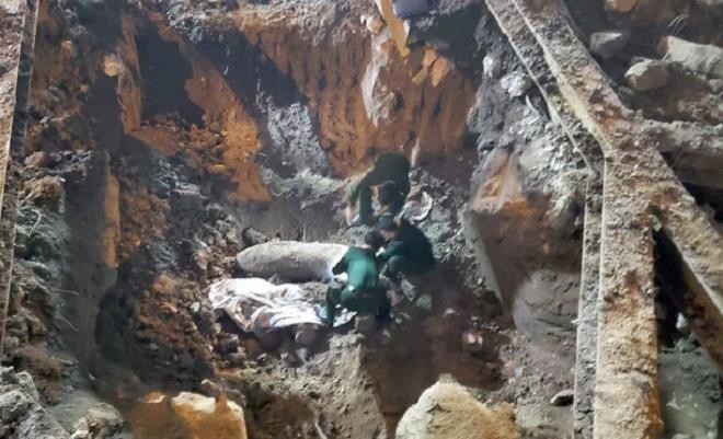 Trụ sở cạnh quả bom mới phát hiện ở Hà Nội, EVN cho nhân viên làm việc online - 1