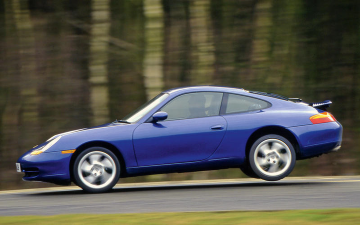 Những chiếc xe đời 1990, không còn được sản xuất nhưng vẫn 'hot' - 4