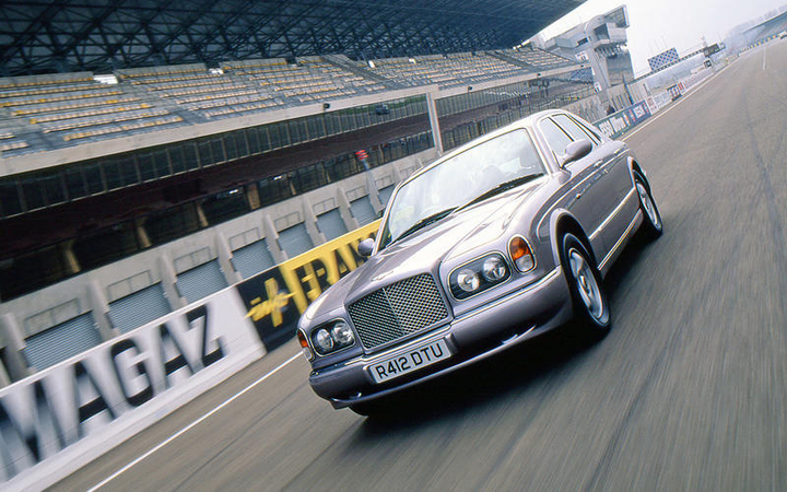 Những chiếc xe đời 1990, không còn được sản xuất nhưng vẫn 'hot' - 8