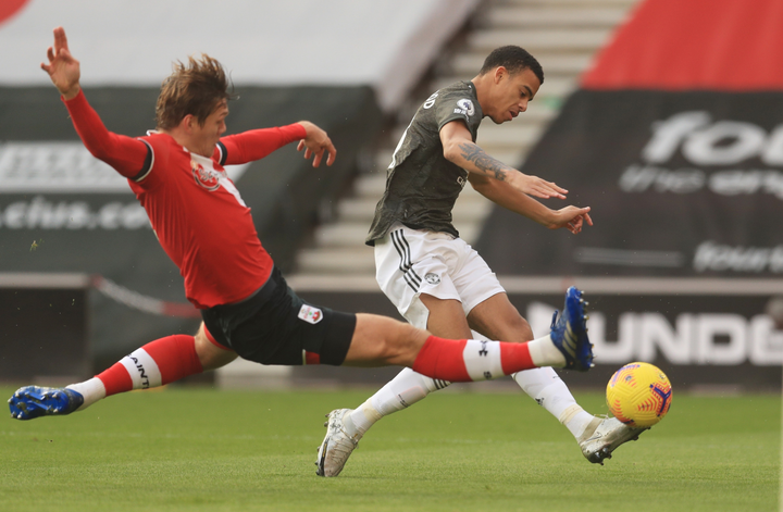 Trực tiếp Southampton 2-3 Man Utd: Cavani hoá người hùng - 10