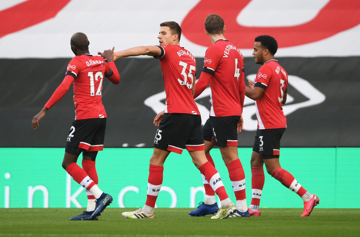 Trực tiếp Southampton 2-3 Man Utd: Cavani hoá người hùng - 5