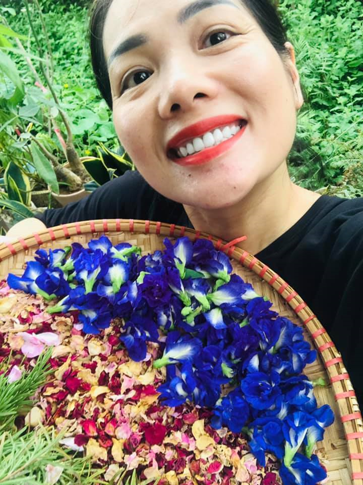 Không gian sống ngập tràn cây xanh của MC Bạch Dương sau khi rời VTV - 10