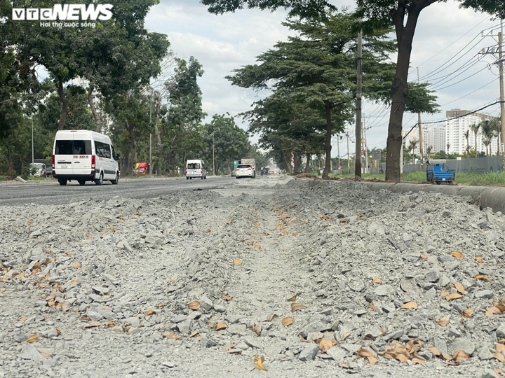 Công ty TNHH Phát triển Phú Mỹ Hưng sửa đường ẩu khiến người dân bức xúc - 3