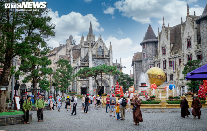 Du lịch gặp ‘khó chưa từng thấy’: Làm gì để khách có chỗ tiêu tiền? - 3