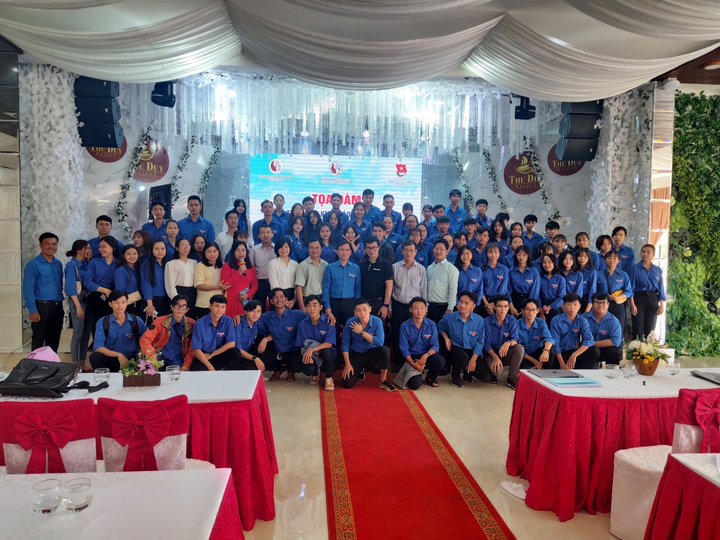 Tọa đàm ứng phó biến đổi khí hậu: Thêm kiến thức cho thanh thiếu niên - 2