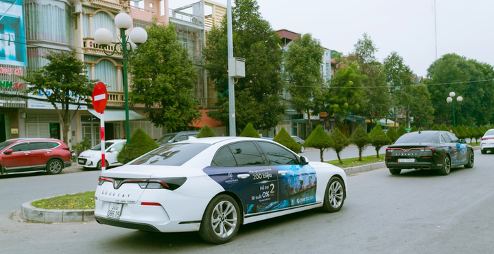 Mãn nhãn ngắm đoàn xe Vinfast 'chở' Vinhomes Star City dạo quanh Tp.Thanh Hóa - 6