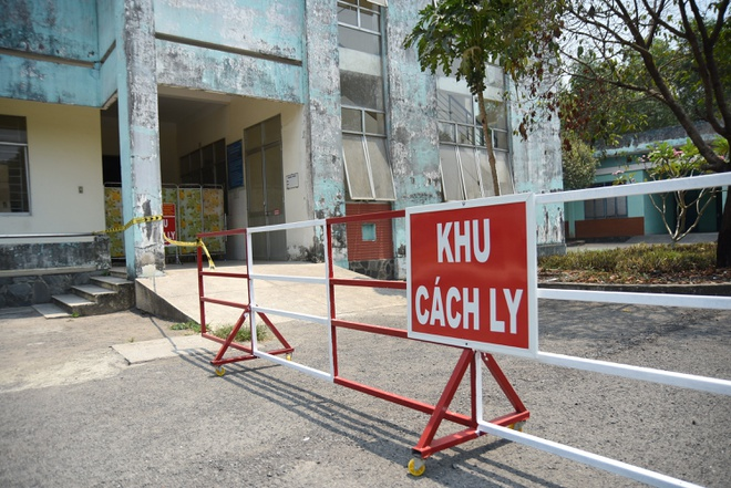 Hai nhân viên quán cà phê liên quan ca COVID-19 có kết quả âm tính lần 1 - 1