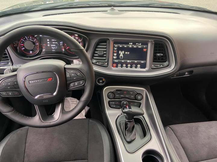 Thêm nhiều xe sang hàng hiếm về nước phục vụ đại gia Việt đón Tết - 5