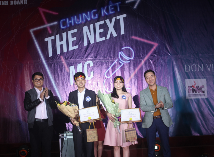 Sinh viên ĐH Công đoàn cháy hết mình trong đêm chung kết tìm kiếm tài năng MC - 3