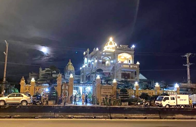 Người tố cáo đại gia Thiện Soi sở hữu biệt thự dát vàng kể gì? - 2