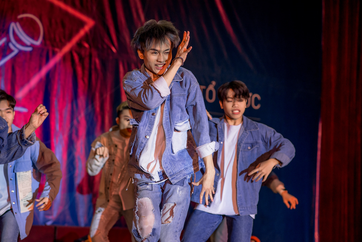 Ảnh: Dàn trai xinh, gái đẹp tranh tài trong đêm chung kết tìm kiếm tài năng MC - 3