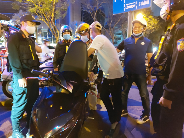 CSGT TP.HCM sẽ đưa lực lượng mật phục vào các nhóm đua xe - 2