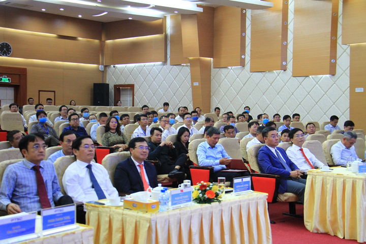 Gắn biển 2 công trình dầu khí chào mừng ĐHĐB toàn quốc lần thứ XIII của Đảng - 2