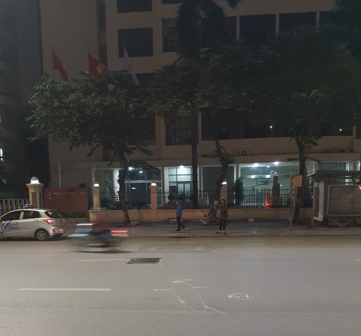 Điều tra nguyên nhân ông lão 70 tuổi chết bất thường trên đường Hà Nội - 1