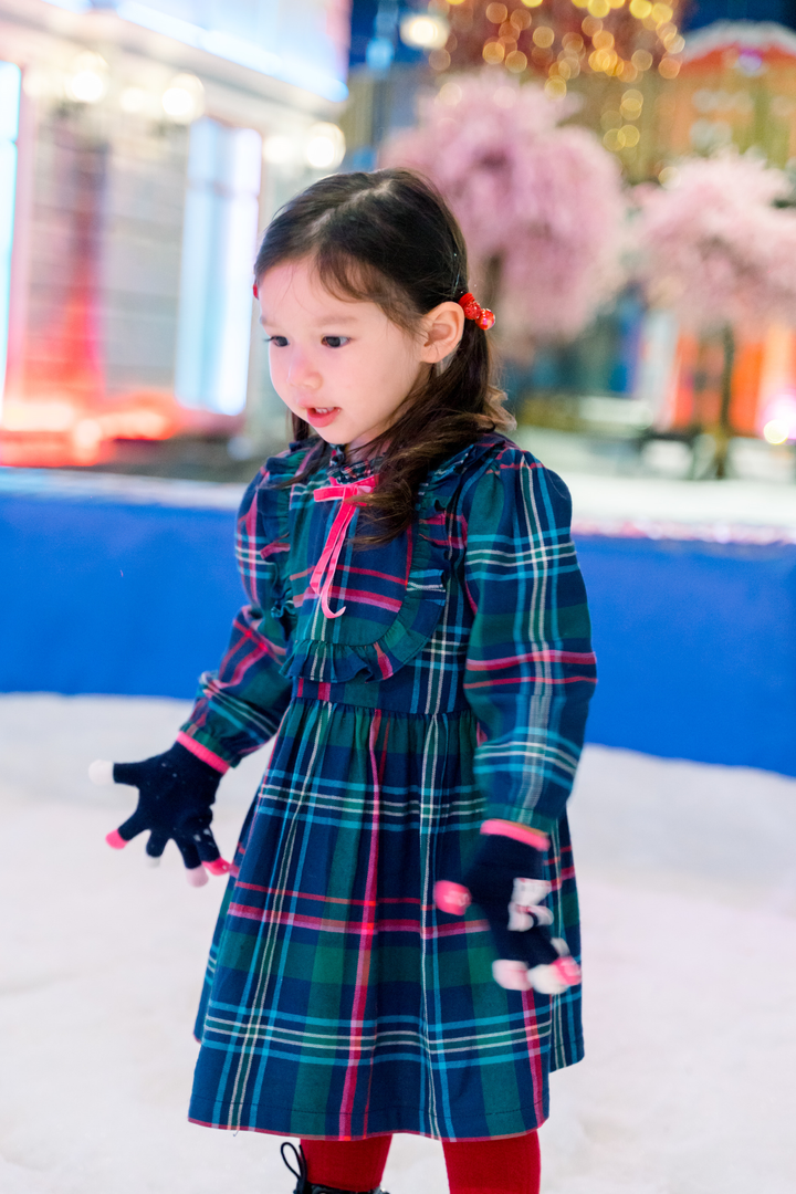 Không thể về Anh đón Noel, siêu mẫu Hà Anh đưa con gái đi trượt tuyết - 6