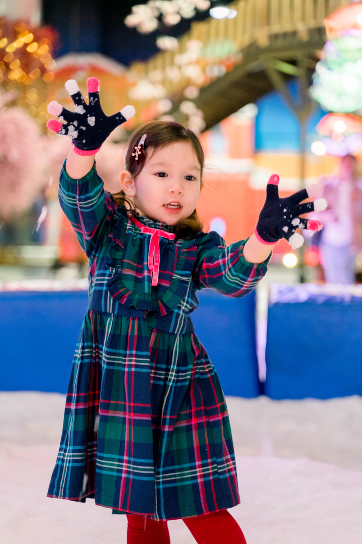 Không thể về Anh đón Noel, siêu mẫu Hà Anh đưa con gái đi trượt tuyết - 5