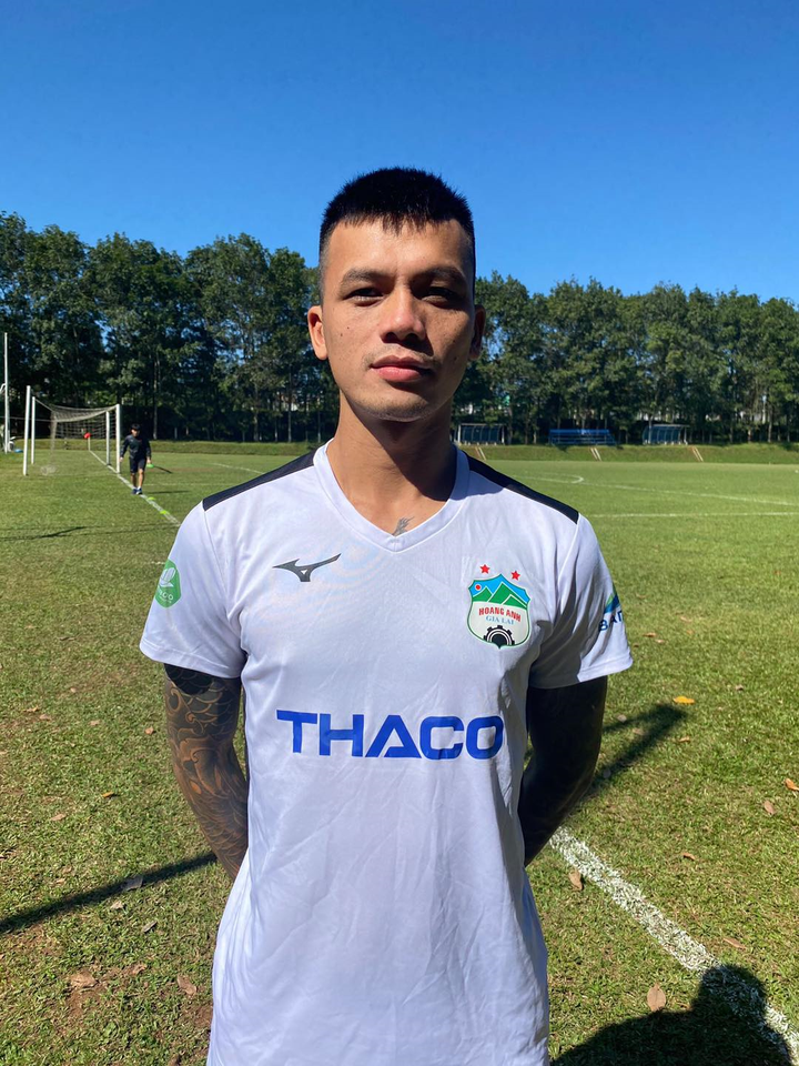 4 tân binh HAGL ra mắt trong buổi tập đặc biệt của HLV Kiatisak - 5