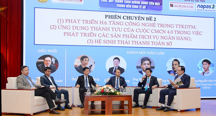 Thanh toán tiền điện không dùng tiền mặt: EVN ghi dấu ấn - 1