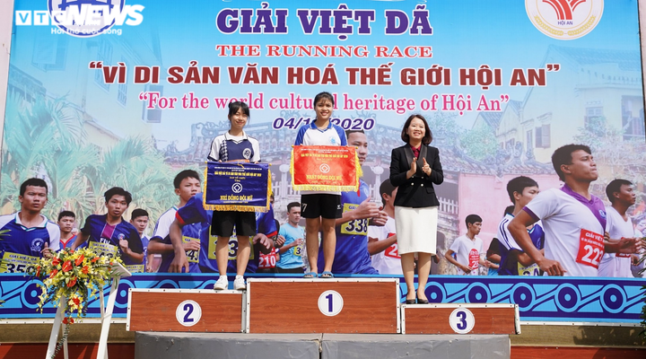 Ảnh: Du khách nước ngoài chạy việt dã 'Vì di sản văn hóa thế giới Hội An' - 10