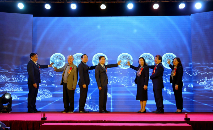 Những sản phẩm thủy sản nổi tiếng Quảng Ninh xuất hiện tại Hà Nội - 1