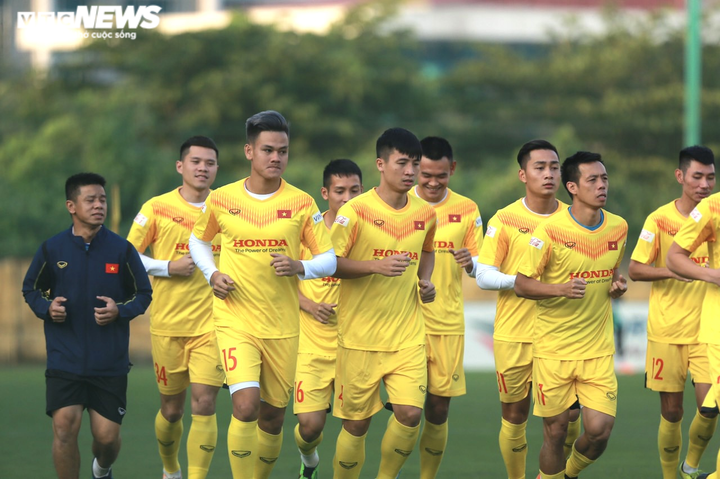 Văn Quyết trở lại, tuyển Việt Nam hứng khởi hội quân sau 1 năm - 8
