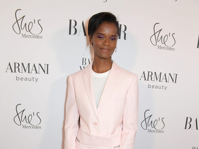 Bị ném đá sau video 'nói xấu' vaccine COVID-19, sao Black Panther đóng tài khoản - 2