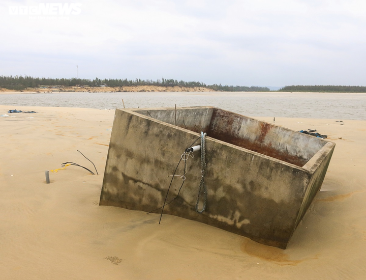 Ảnh: Cửa Lở lại lở tan hoang - 7
