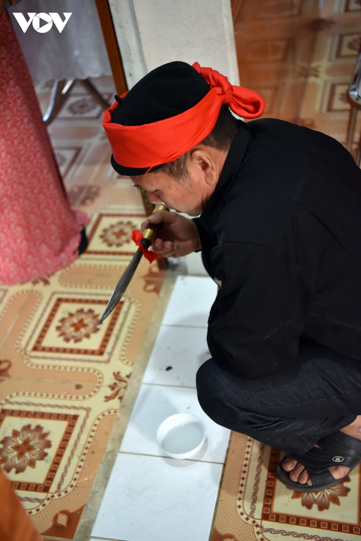 Ảnh đám cưới độc đáo của người Dao: Cô dâu chú rể không thấy mặt nhau - 10