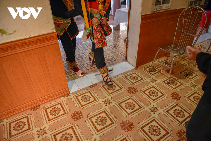 Ảnh đám cưới độc đáo của người Dao: Cô dâu chú rể không thấy mặt nhau - 9