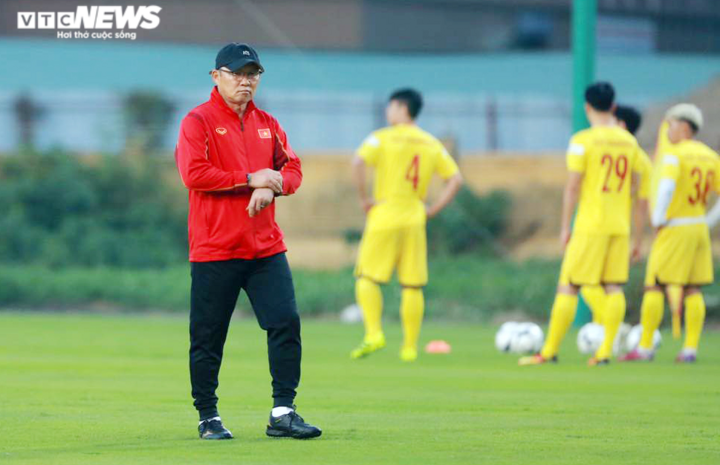 HLV Park Hang Seo tiếp tục kêu gọi V-League thay đổi - 1