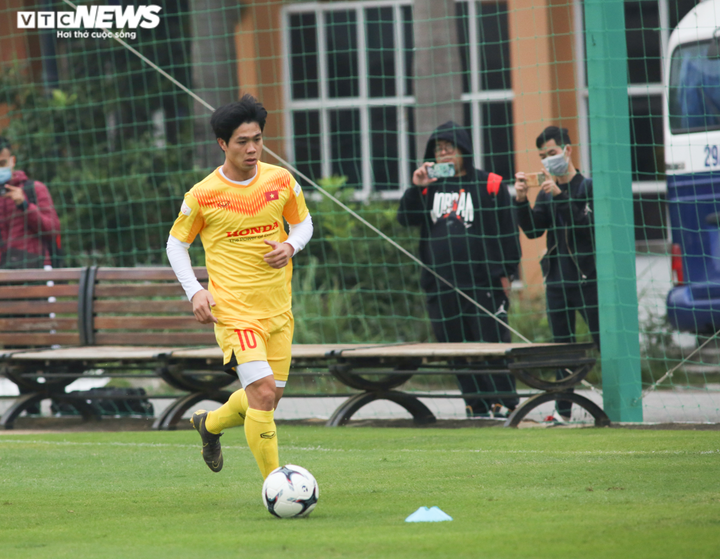 Công Phượng tái xuất, nuốt trọn giáo án của HLV Park Hang Seo - 9