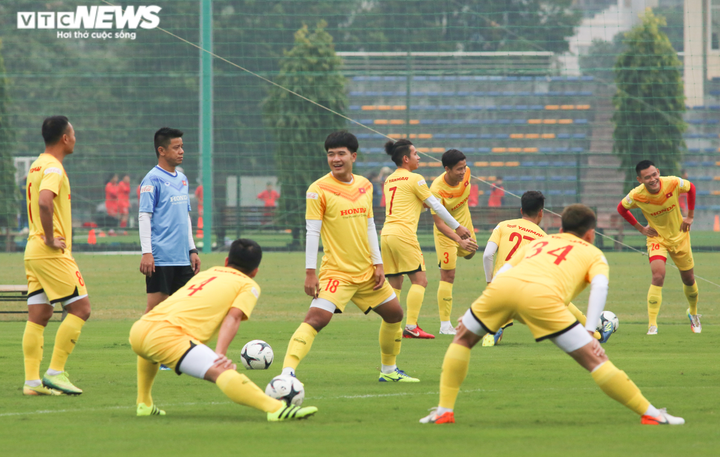 Công Phượng tái xuất, nuốt trọn giáo án của HLV Park Hang Seo - 4