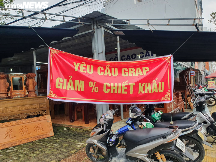 Hàng trăm tài xế vây trụ sở Grab tại Đà Nẵng phản đối mức chiết khấu mới - 3