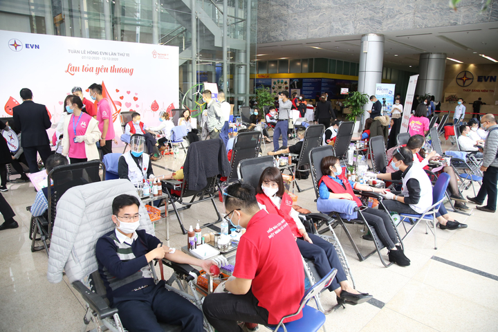 Lễ phát động tuần lễ hồng EVN lần thứ VI: Vạn trái tim - Một tấm lòng - 2