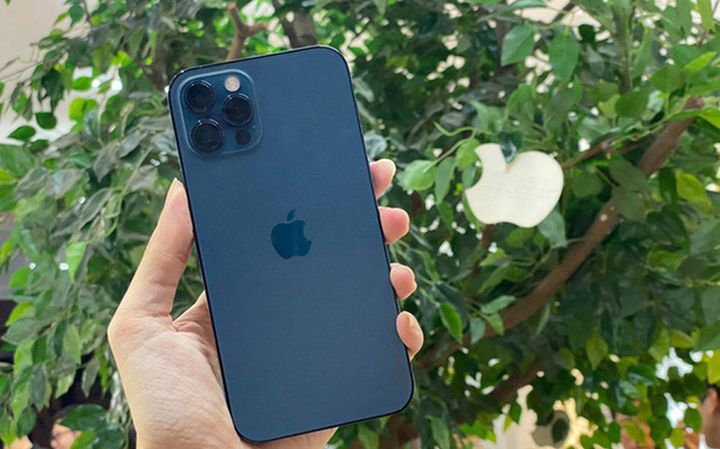 Mua iPhone 12, người Việt cần làm việc bao nhiêu ngày? - 1