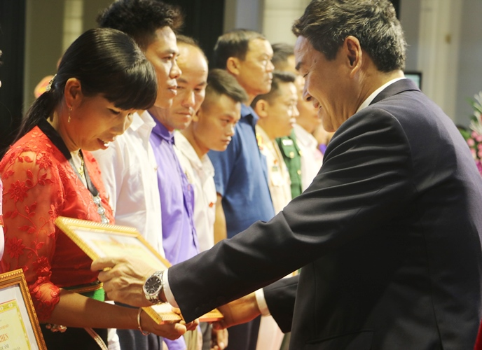 Thủ lĩnh Trung 'đồng nát' và những tấm gương thiện nguyện dự ĐH Thi đua yêu nước - 3