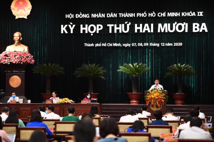 Chủ tịch TP.HCM lý giải vì sao 'chống' nhưng thành phố vẫn ngập - 2