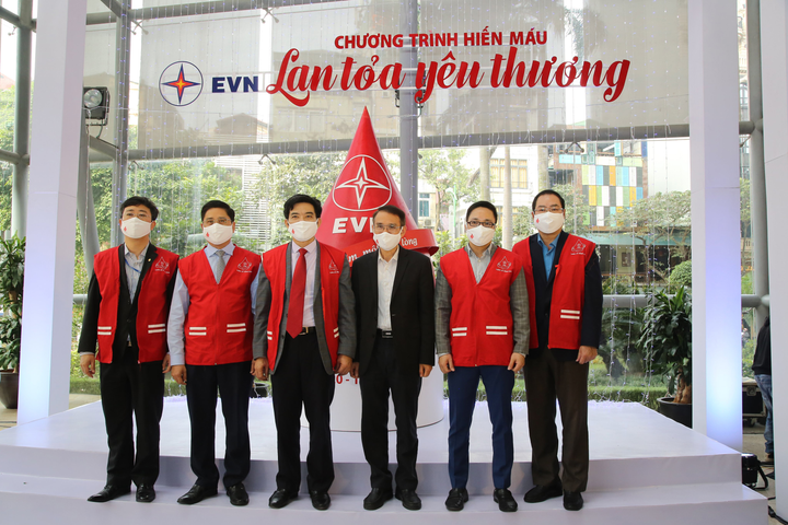 Lễ phát động tuần lễ hồng EVN lần thứ VI: Vạn trái tim - Một tấm lòng - 3