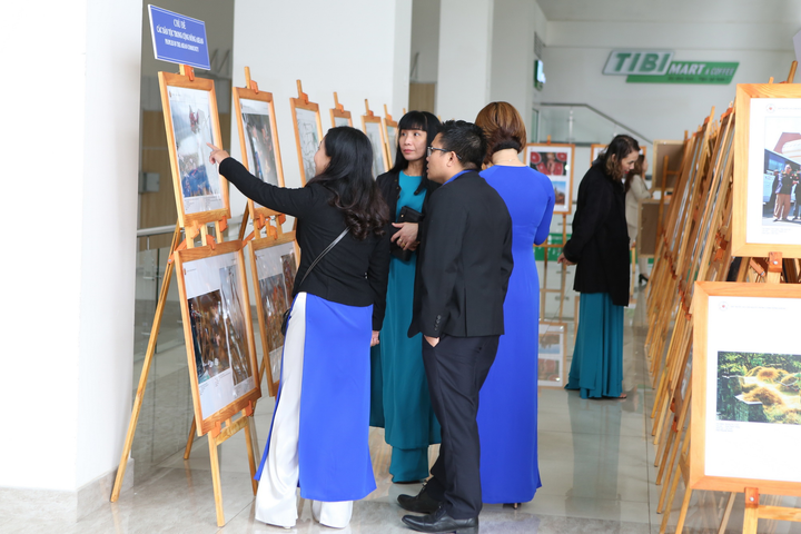 Triển lãm Ảnh và Phim Phóng sự - Tài liệu trong Cộng đồng ASEAN tại Việt Nam - 4