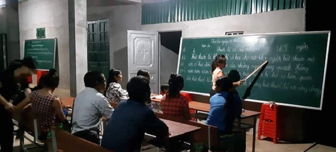 Cô giáo 18 năm cắm bản, gắn bó với học sinh 50 tuổi - 1