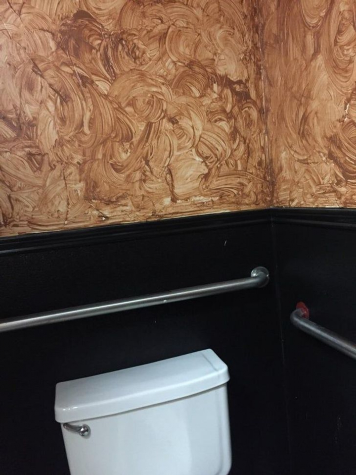 Ảnh: Những thiết kế nhà vệ sinh oái oăm ít ai dám sử dụng - 6