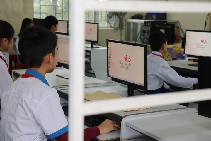 Trao tặng tủ sách và thiết bị học tập cho Trường Tiểu học và THCS tại Quảng Trị - 2