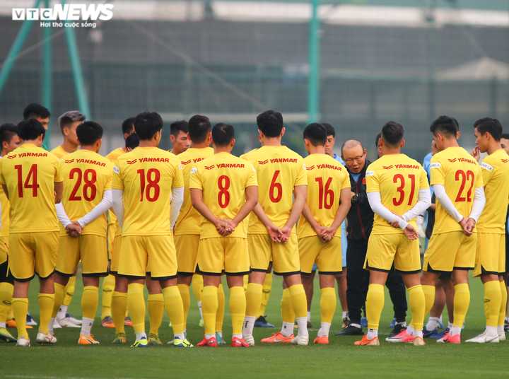 Văn Toàn, Xuân Trường tập đánh đầu, tuyển Việt Nam học lại kỹ thuật cơ bản - 1