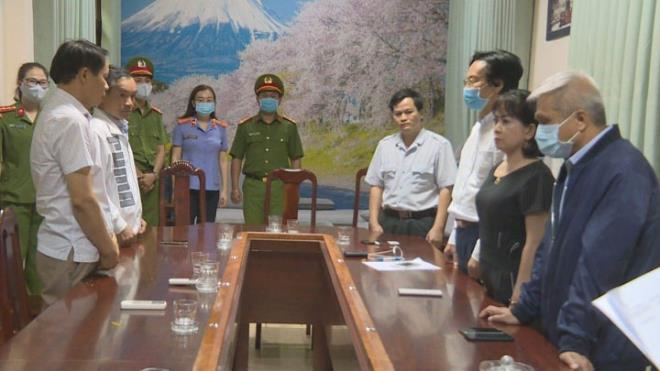 Công an Đắk Lắk khám xét nơi làm việc cán bộ Sở Y tế - 2