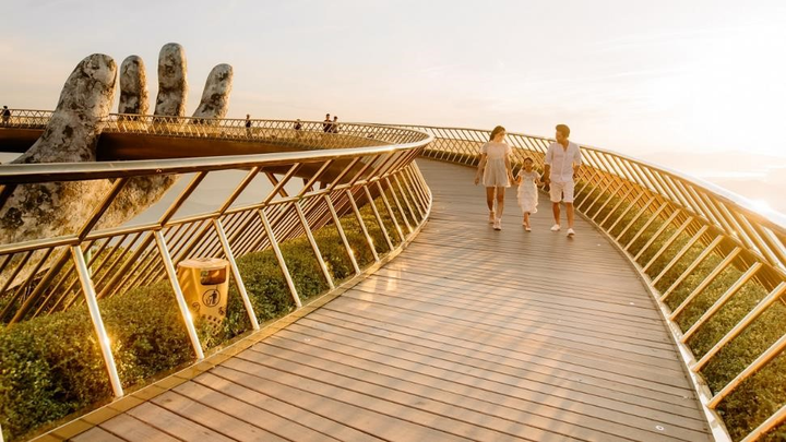 Ngắm những hình này, dễ hiểu lý do Cầu Vàng được World Travel Awards vinh danh - 8